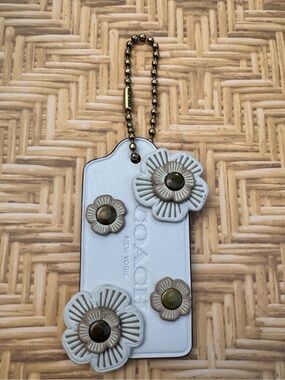 Coach Custom Tea Rose Hang Tag XL